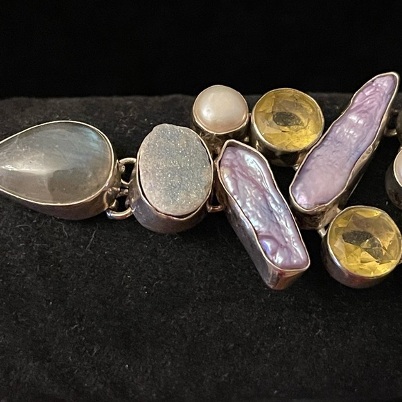 Silver bracelet 7” with multiple gems - Picture 2 of 6